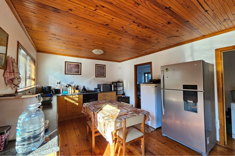 5 Bedroom Property for Sale in Beachview Eastern Cape